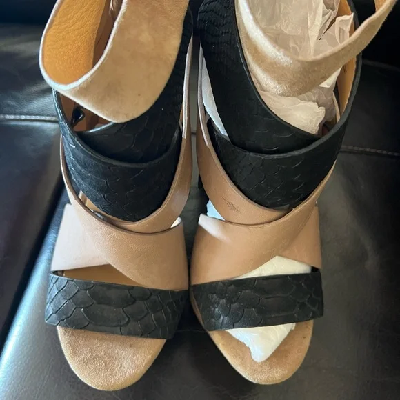 NEW L.A.M.B. Strappy suede platform wedge - Picture 4 of 8